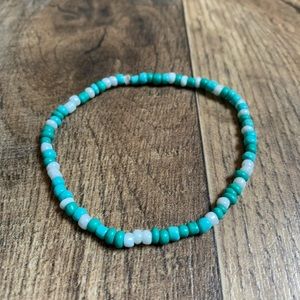 NWOT shades of blue handmade seed bead bracelet